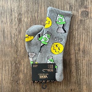 Vans crew sock size M 6.5-9/W 8-10.5. Gray with lava lamp & smiley faces. NWT